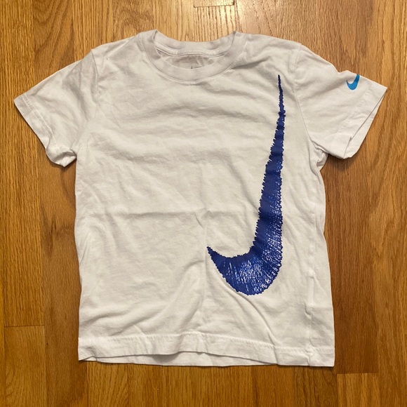 Nike Faux-Embroidered Swoosh Graphic Tee - Picture 2 of 3
